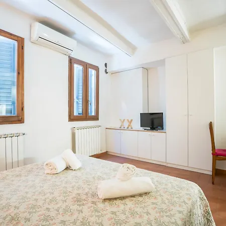 Super Apartament *